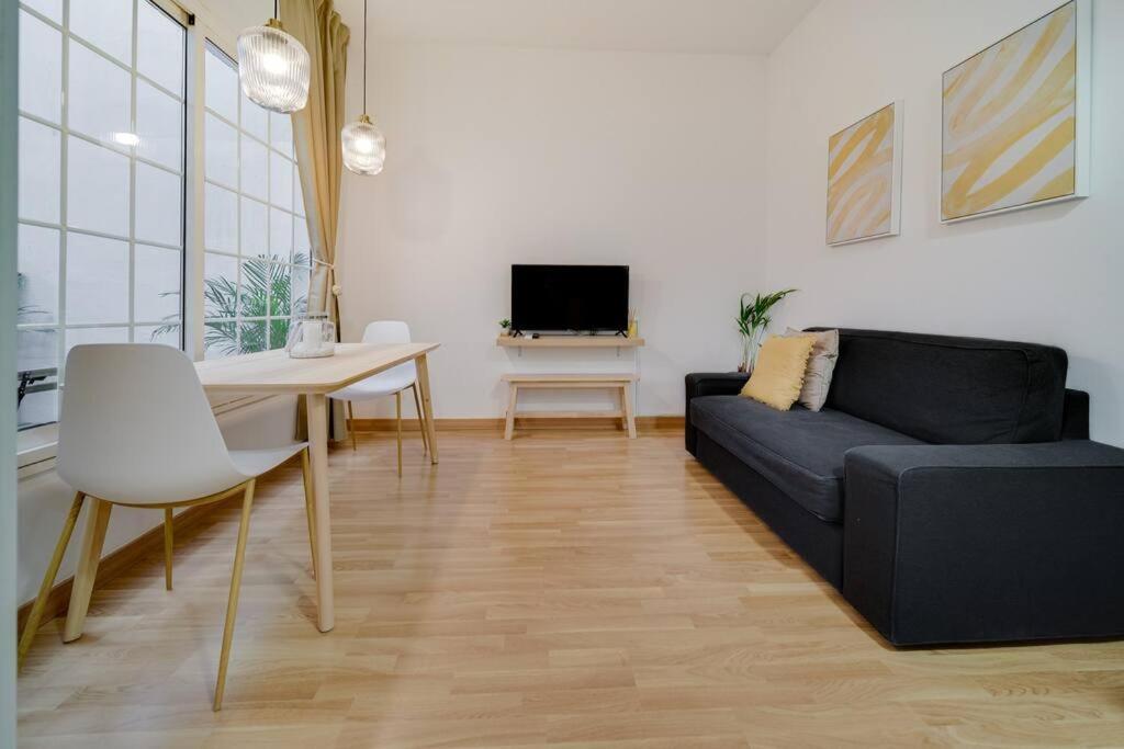 Encantador Apartamento Con Patio مالقة المظهر الخارجي الصورة