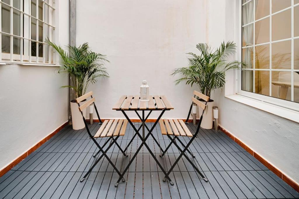 Encantador Apartamento Con Patio مالقة المظهر الخارجي الصورة